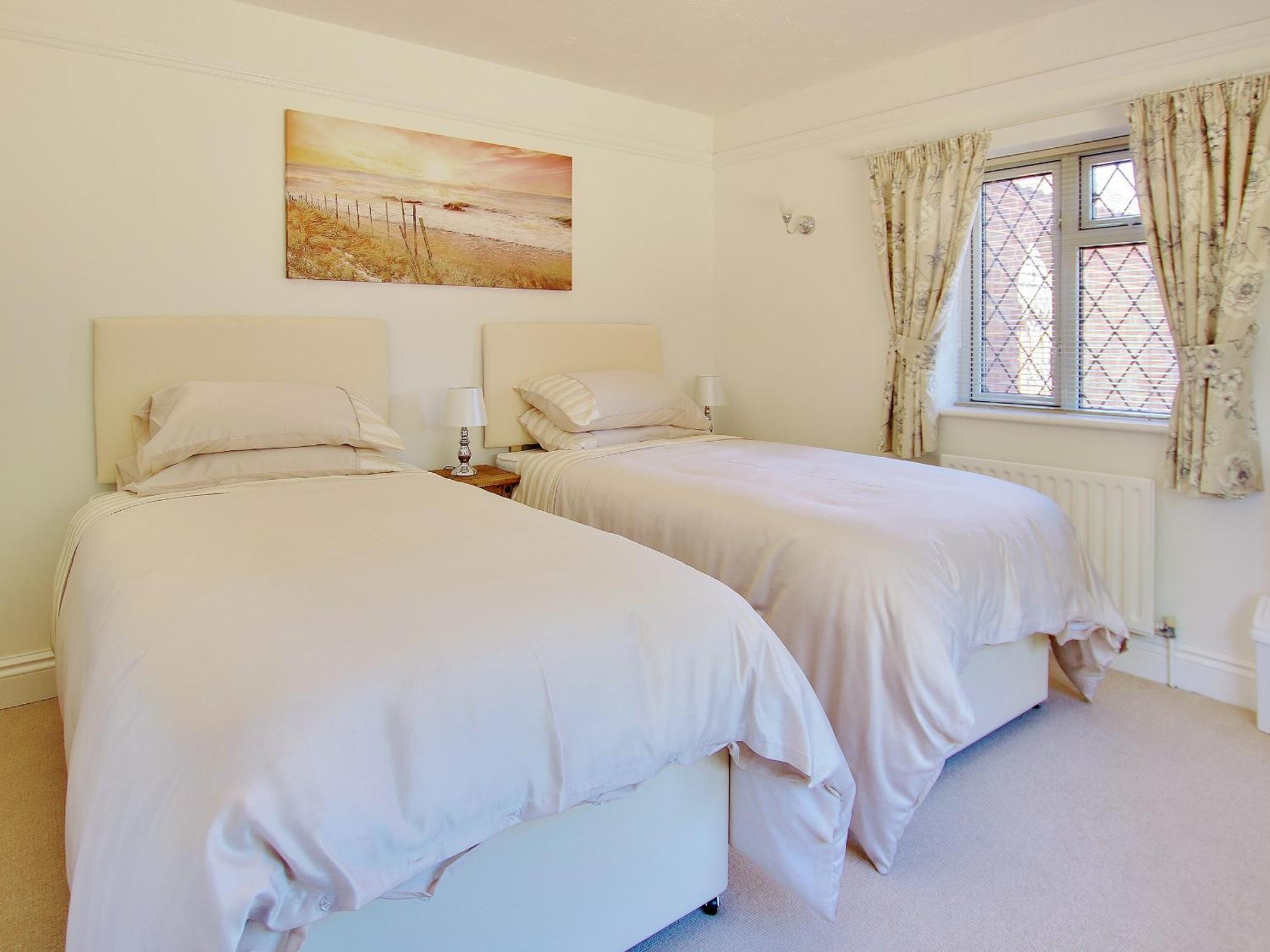 Irenic Lodge Netley Экстерьер фото